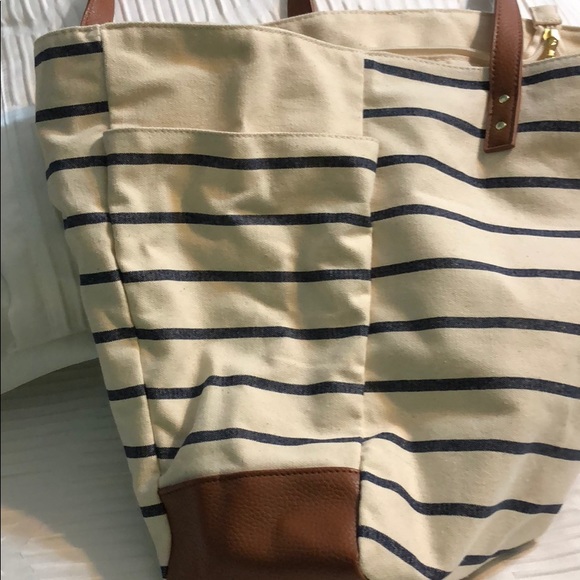 Tote - Picture 2 of 3